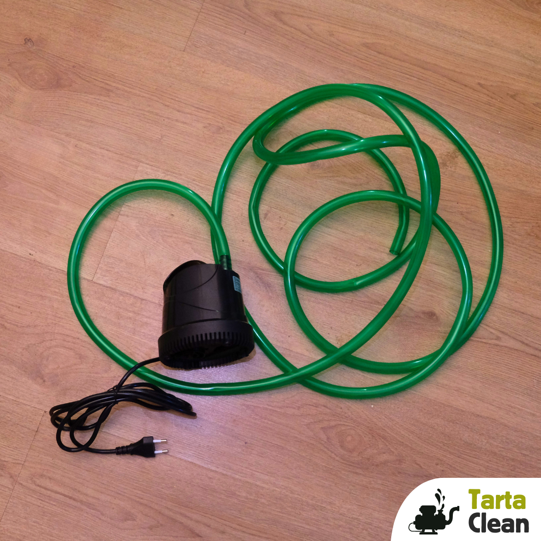 Pompa a immersione per svuotaggio acquari con tartarughe